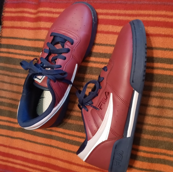 Filas - Picture 2 of 2